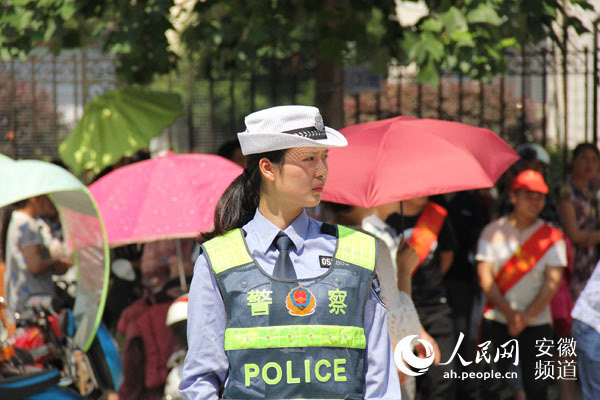 民警玩手机游戏_民警玩手机游戏犯法吗_民警玩手机游戏违法吗